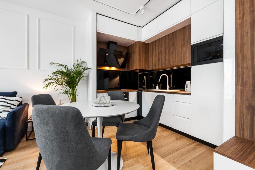 "Nowy Apartament" Sypialnia , Garaz, 1500 M Od Morza, Netflix Gdansk Exterior photo